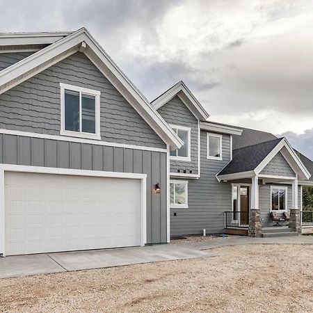 Beautiful Parade Home Overlooking Bear Lake Golf Course And Bear Lake With Private Hot Tub- Sleep 34 Garden City Exterior photo