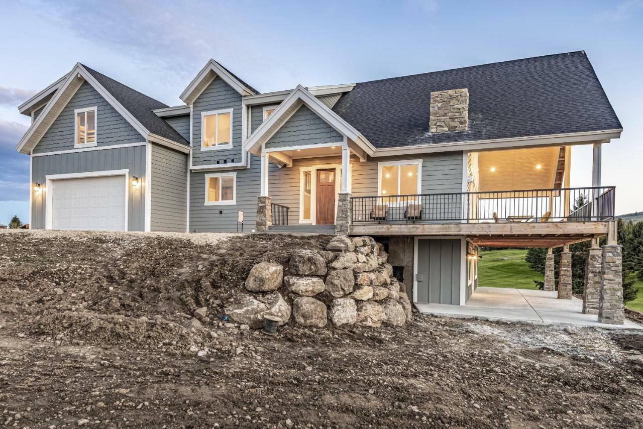 Beautiful Parade Home Overlooking Bear Lake Golf Course And Bear Lake With Private Hot Tub- Sleep 34 Garden City Exterior photo